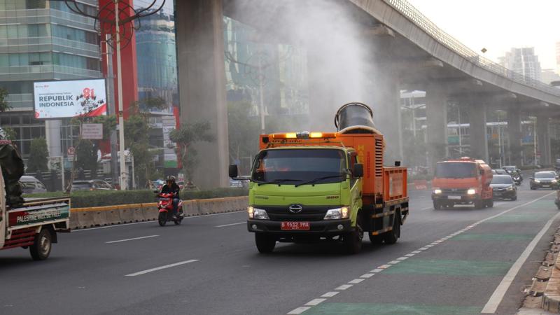 Antisipasi Sebaran Abu Vulkanik, Pemprov DKI Serentak Lakukan Water Mist di Lima Wilayah